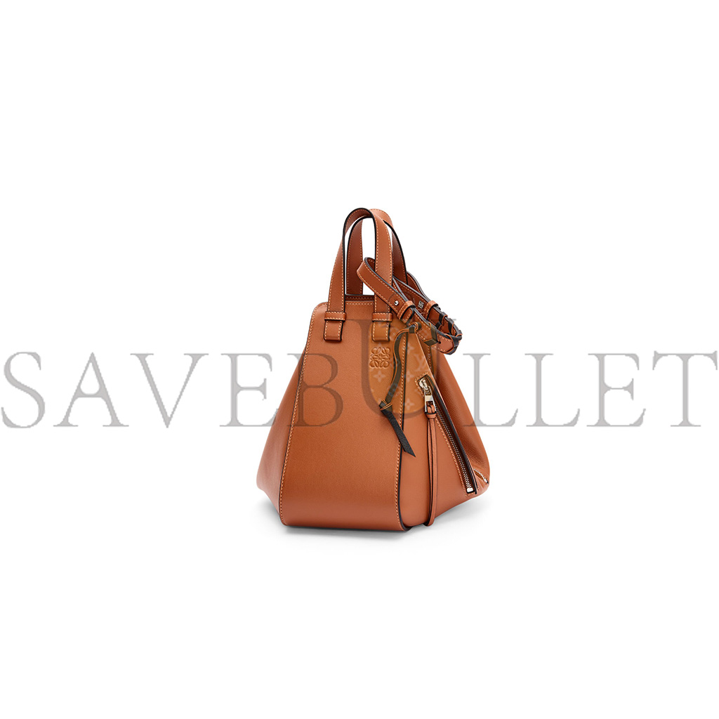 LOEWE SMALL HAMMOCK BAG IN CLASSIC CALFSKIN 0010110567 (30*25*13.5cm) LOEWE SMALL HAMMOCK BAG IN CLASSIC CALFSKIN 0010110567 (30*25*13.5cm)